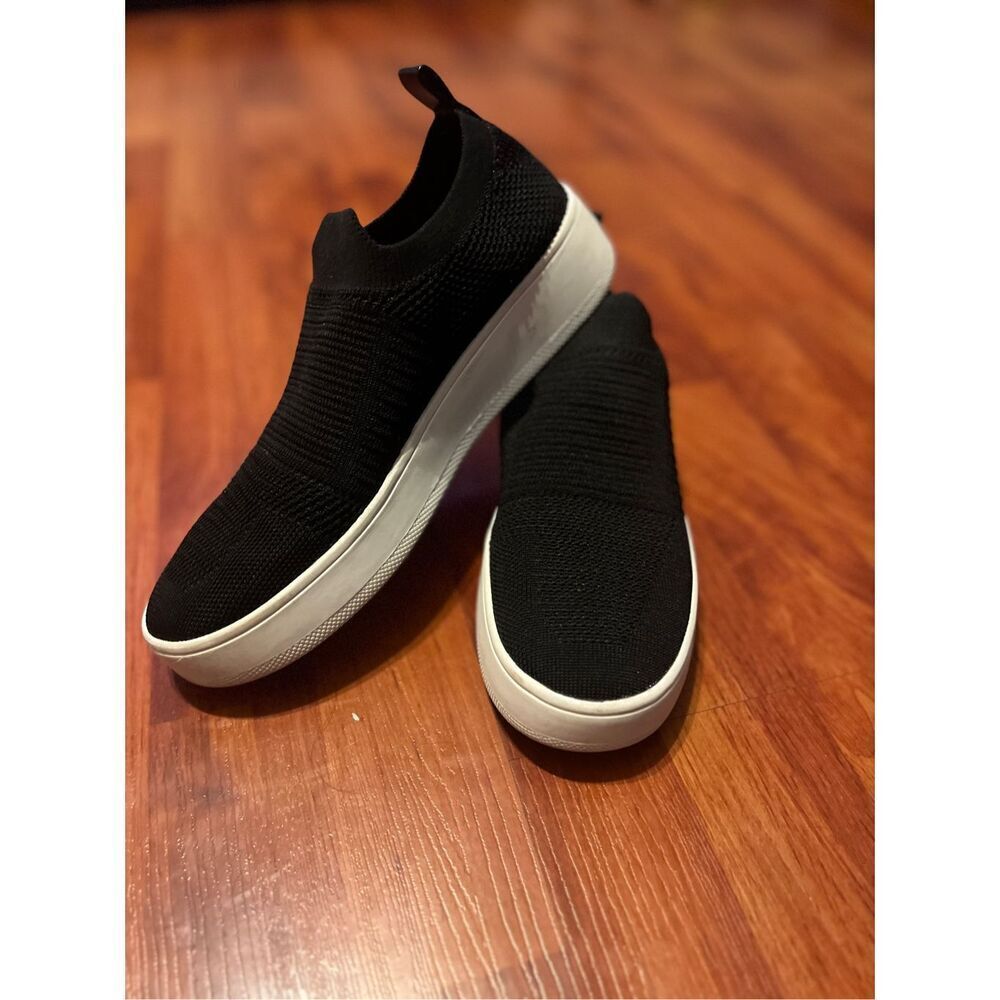 Women’s Steve Madden Beale Slip-On Shoes Black. Size 8M.